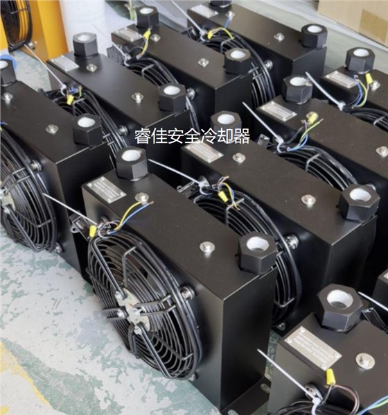 风冷式冷却器打包发货 风冷式冷却器打包发货