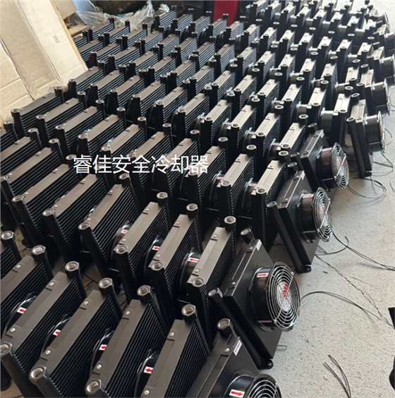 风冷散热器打包发货